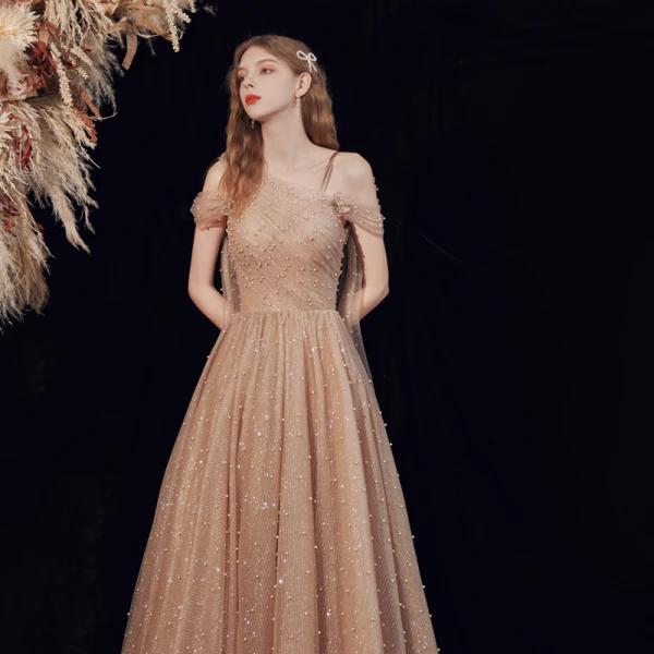Haut de Gamme Marron Dansant Robe De Bal 2021 Princesse Une épaule Bretelles Spaghetti Manches Courtes Perlage Perle Glitter Tulle Longue Volants Dos Nu Robe De Ceremonie