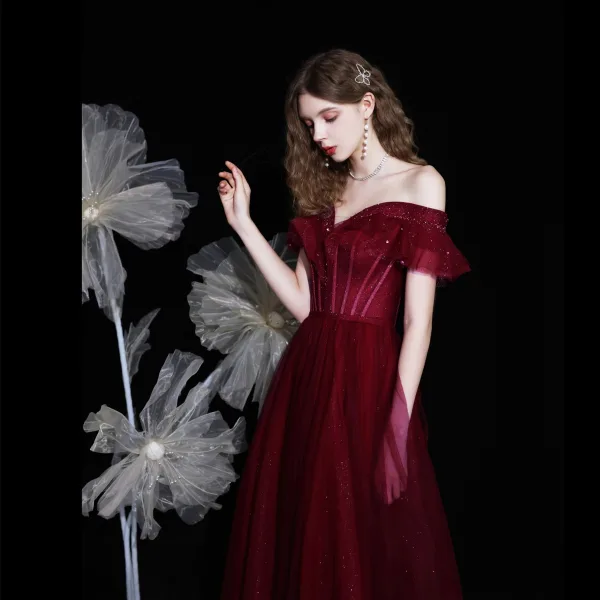 High-end Burgundy Dancing Prom Dresses 2021 A-Line / Princess Off-The-Shoulder Short Sleeve Beading Glitter Tulle Floor-Length / Long Ruffle Backless Formal Dresses