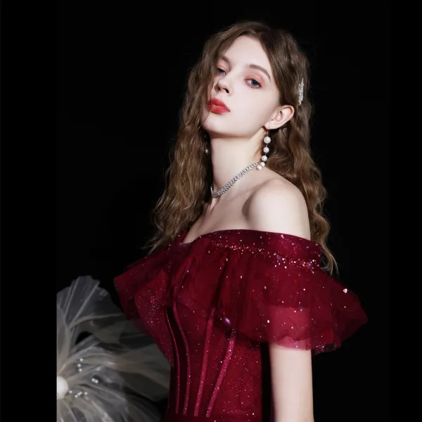 High-end Burgundy Dancing Prom Dresses 2021 A-Line / Princess Off-The-Shoulder Short Sleeve Beading Glitter Tulle Floor-Length / Long Ruffle Backless Formal Dresses