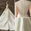 Schlicht Ivory / Creme Satin Brautkleider / Hochzeitskleider 2019 A Linie V-Ausschnitt Ärmellos Schleife Stoffgürtel Kathedrale Schleppe Rüschen