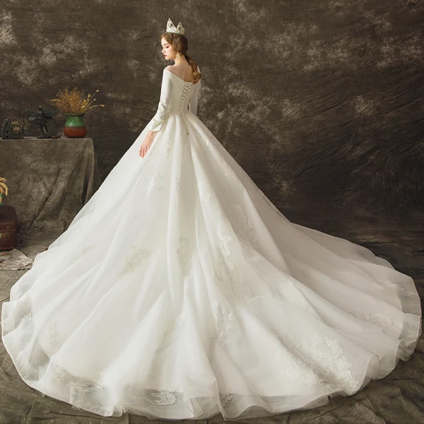 Vintage / Retro Ivory Wedding Dresses 2019 A-Line / Princess See-through Scoop Neck Long Sleeve Backless Appliques Lace Chapel Train Ruffle
