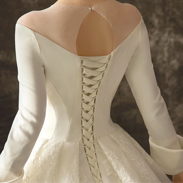 Vintage / Retro Ivory Wedding Dresses 2019 A-Line / Princess See-through Scoop Neck Long Sleeve Backless Appliques Lace Chapel Train Ruffle
