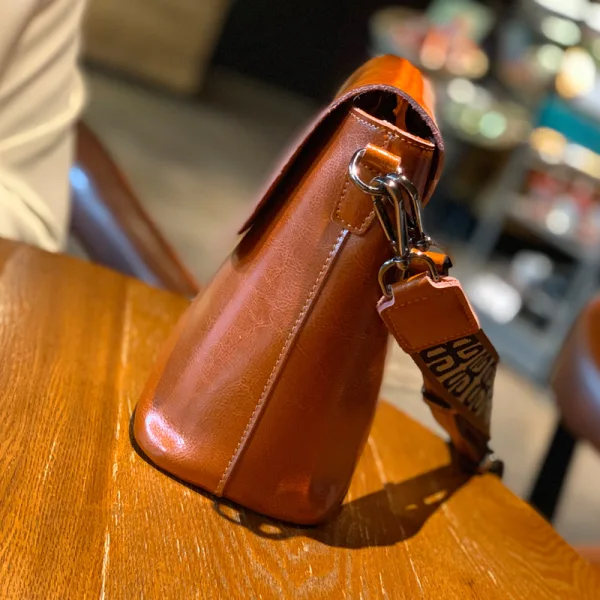 Modest / Simple Brown Square Crossbody Bags Messenger Bag 2021 Leather Casual Women's Bags