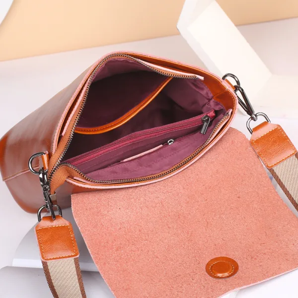 Modest / Simple Brown Square Crossbody Bags Messenger Bag 2021 Leather Casual Women's Bags