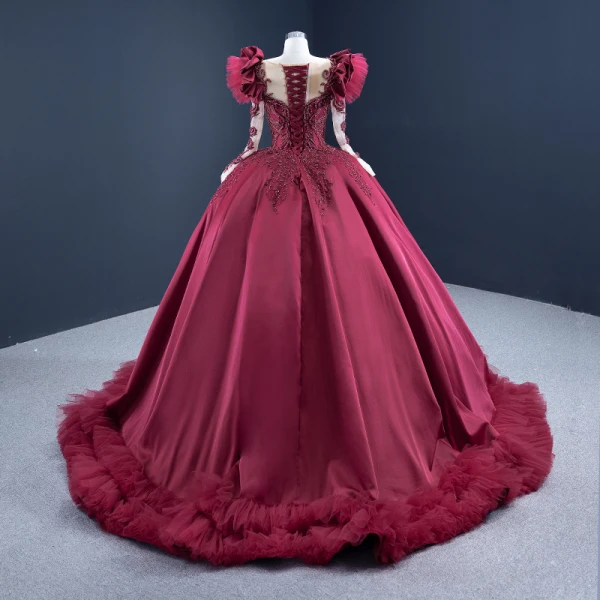 Luxus / Herrlich Burgunderrot Satin Tanzen Ballkleider 2021 Ballkleid Durchsichtige Rundhalsausschnitt Lange Ärmel Handgefertigt Perlenstickerei Pailletten Sweep / Pinsel Zug Rüschen Festliche Kleider