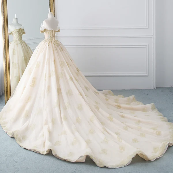 Luxe Champagne Goud Trouwjurken 2019 Baljurk Uit De Schouder Korte Mouwen Ruglooze Glans Tule Kralen Cathedral Train Ruche