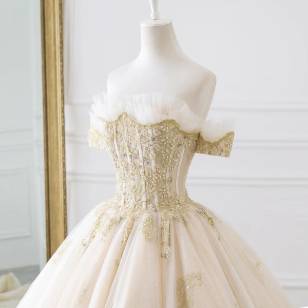 Luxe Champagne Goud Trouwjurken 2019 Baljurk Uit De Schouder Korte Mouwen Ruglooze Glans Tule Kralen Cathedral Train Ruche