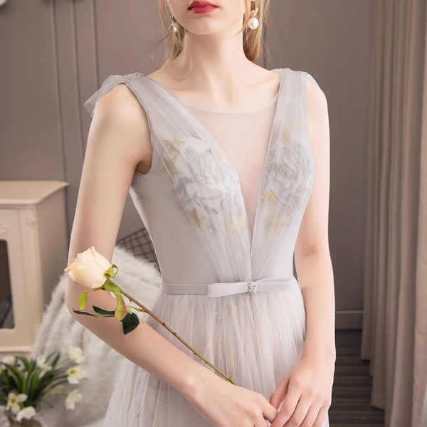 Modern / Fashion Grey Evening Dresses 2019 A-Line / Princess Scoop Neck Sleeveless Star Embroidered Bow Sash Court Train Ruffle Backless Formal Dresses