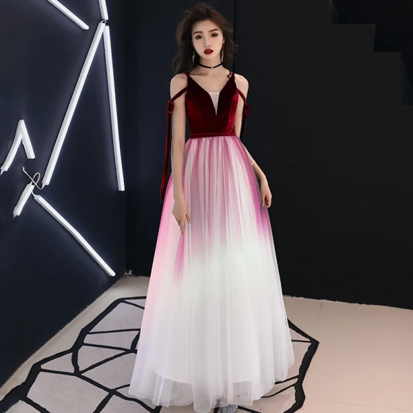 Abordable Bleu D'encre Dégradé De Couleur Blanche Robe De Soirée 2019 Princesse Bretelles Spaghetti Sans Manches Ceinture Longue Volants Dos Nu Robe De Ceremonie