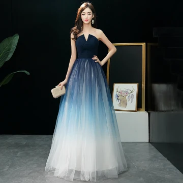 Moderne Mode Bleu Marine Dégradé De Couleur Ivoire Robe De Bal 2019 Princesse Bustier Sans Manches Longue Volants Dos Nu Robe De Ceremonie