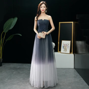 Moderne Mode Bleu Marine Dégradé De Couleur Ivoire Robe De Bal 2019 Princesse Bustier Sans Manches Perlage Longue Volants Dos Nu Robe De Ceremonie