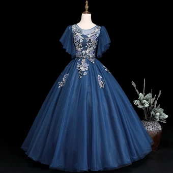 Élégant Bleu Marine Robe De Bal 2019 Robe Boule Encolure Dégagée Manches Courtes Appliques En Dentelle Fleur Ceinture Longue Volants Dos Nu Robe De Ceremonie