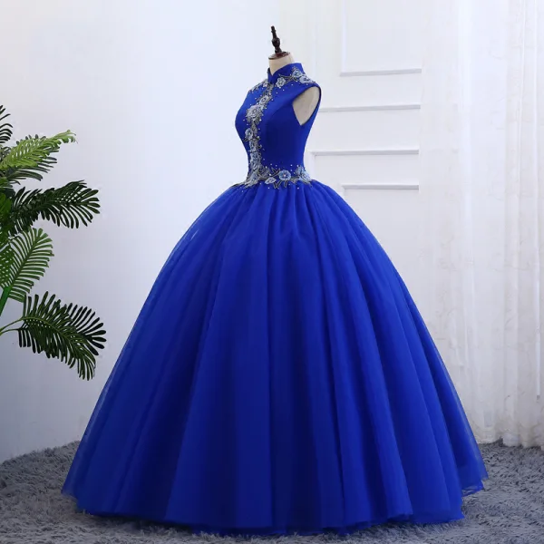 Style Chinois Bleu Roi Robe De Bal 2019 Robe Boule Col Haut Sans Manches Appliques Brodé Perle Longue Volants Robe De Ceremonie