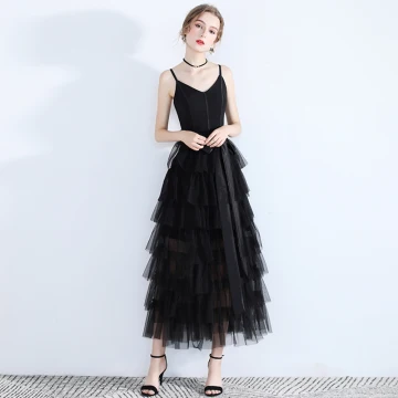 Simple Noire De Retour Robe De Graduation 2019 Princesse Bretelles Spaghetti Sans Manches Thé Longueur Volants En Cascade Dos Nu Robe De Ceremonie