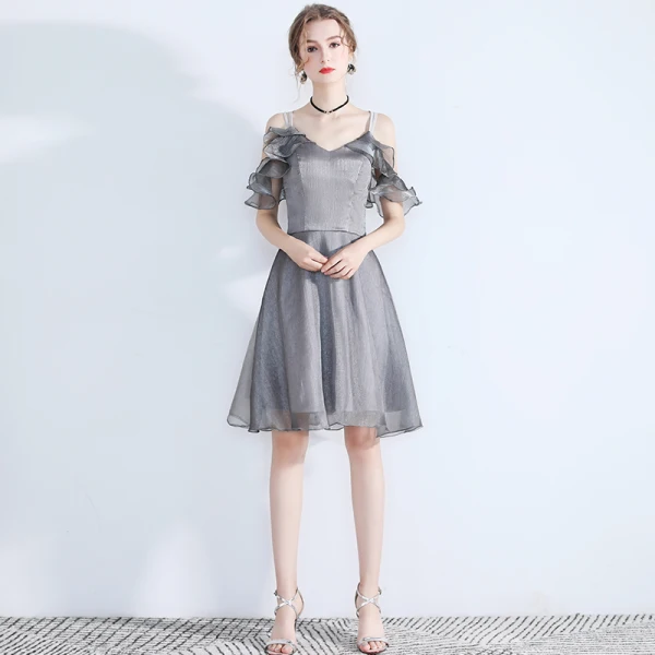 Modern / Fashion Grey Homecoming Graduation Dresses 2019 A-Line / Princess Spaghetti Straps Sleeveless Glitter Organza Short Ruffle Backless Formal Dresses