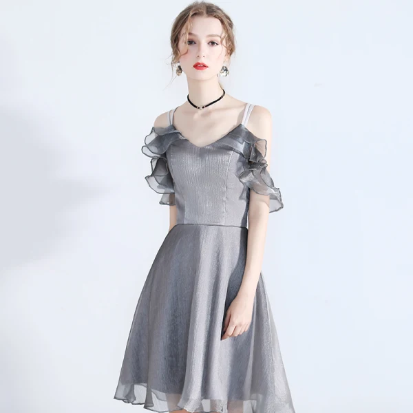 Modern / Fashion Grey Homecoming Graduation Dresses 2019 A-Line / Princess Spaghetti Straps Sleeveless Glitter Organza Short Ruffle Backless Formal Dresses