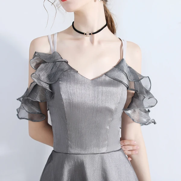 Modern / Fashion Grey Homecoming Graduation Dresses 2019 A-Line / Princess Spaghetti Straps Sleeveless Glitter Organza Short Ruffle Backless Formal Dresses