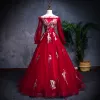 Modern / Fashion Burgundy Prom Dresses 2019 A-Line / Princess Off-The-Shoulder Long Sleeve Appliques Lace Pearl Rhinestone Floor-Length / Long Ruffle Backless Formal Dresses