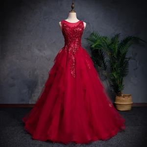 Classique Bordeaux Robe De Bal 2018 Princesse Transparentes Encolure Dégagée Sans Manches Perlage Glitter Paillettes Longue Volants En Cascade Dos Nu Robe De Ceremonie