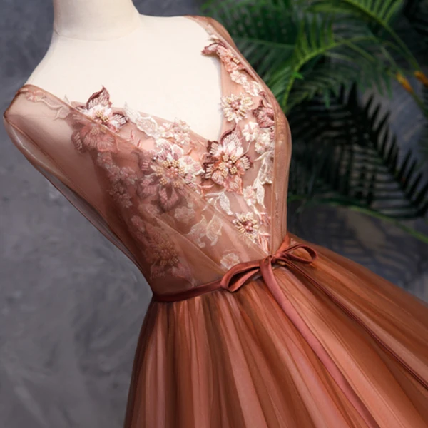 Moderne / Mode Marron Robe De Bal 2019 Princesse V-Cou Sans Manches Appliques En Dentelle Perle Perlage Ceinture Longue Volants Dos Nu Robe De Ceremonie