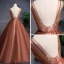 Moderne / Mode Marron Robe De Bal 2019 Princesse V-Cou Sans Manches Appliques En Dentelle Perle Perlage Ceinture Longue Volants Dos Nu Robe De Ceremonie