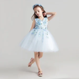 Chic Beautiful Sky Blue Flower Girl Dresses 2017 Ball Gown V Neck Sleeveless Appliques Flower Lace Short Ruffle Wedding Party Dresses