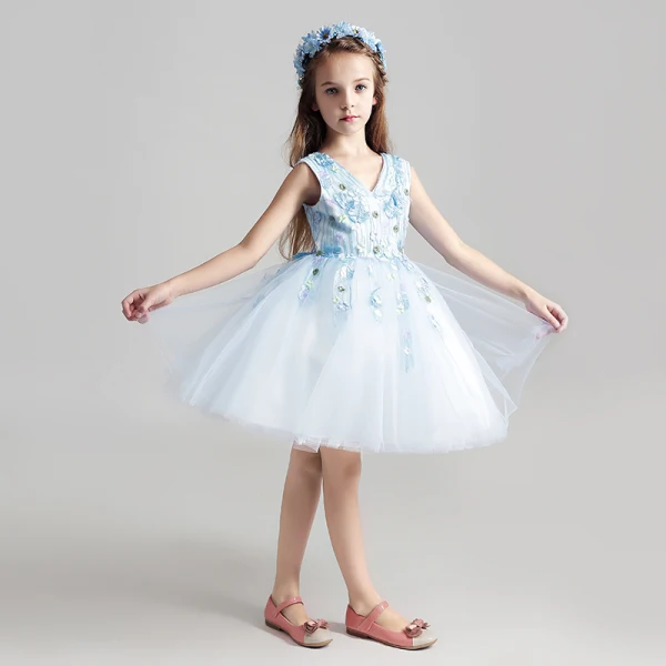 Chic / Beautiful Sky Blue Flower Girl Dresses 2017 Ball Gown V-Neck Sleeveless Appliques Flower Lace Short Ruffle Wedding Party Dresses