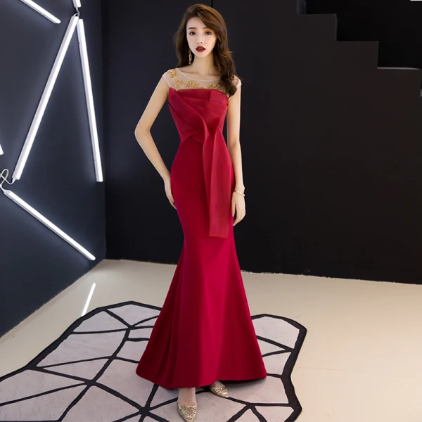 Élégant Bordeaux Transparentes Robe De Soirée 2019 Trompette / Sirène Encolure Dégagée Sans Manches Perlage Train De Balayage Volants Dos Nu Robe De Ceremonie