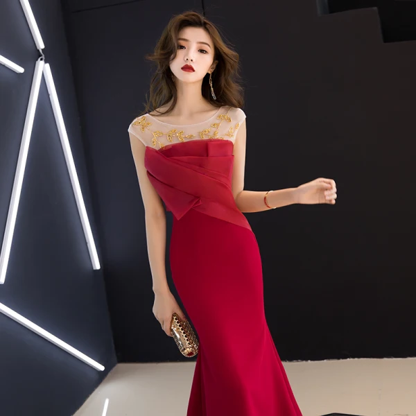 Élégant Bordeaux Transparentes Robe De Soirée 2019 Trompette / Sirène Encolure Dégagée Sans Manches Perlage Train De Balayage Volants Dos Nu Robe De Ceremonie