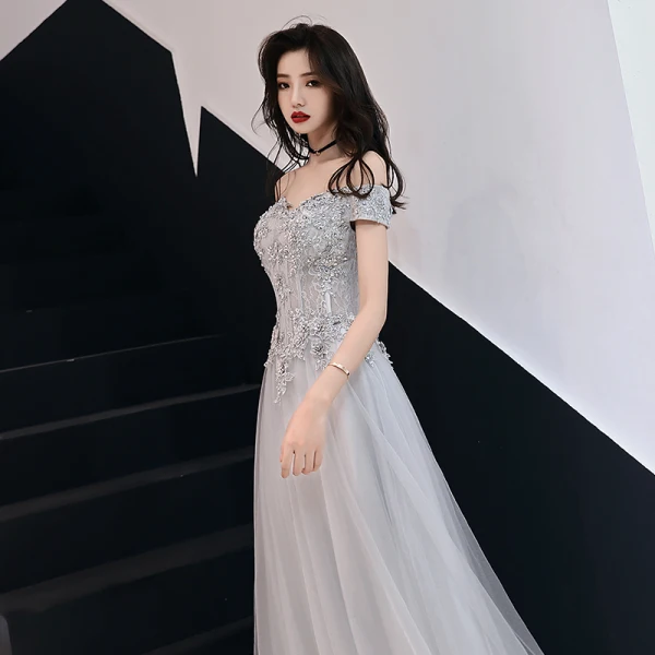 Élégant Gris Robe De Soirée 2019 Princesse De l'épaule Manches Courtes Appliques En Dentelle Perlage Paillettes Longue Volants Dos Nu Robe De Ceremonie