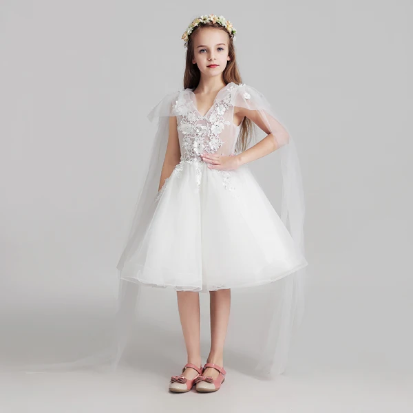 Chic / Beautiful White Flower Girl Dresses 2017 Ball Gown V-Neck Sleeveless Appliques Lace Flower Sequins Crystal Pearl Knee-Length Wedding Party Dresses
