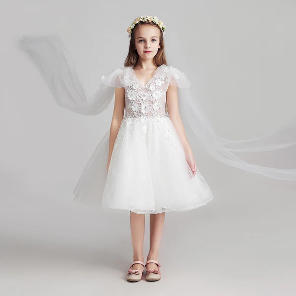 Chic / Beautiful White Flower Girl Dresses 2017 Ball Gown V-Neck Sleeveless Appliques Lace Flower Sequins Crystal Pearl Knee-Length Wedding Party Dresses