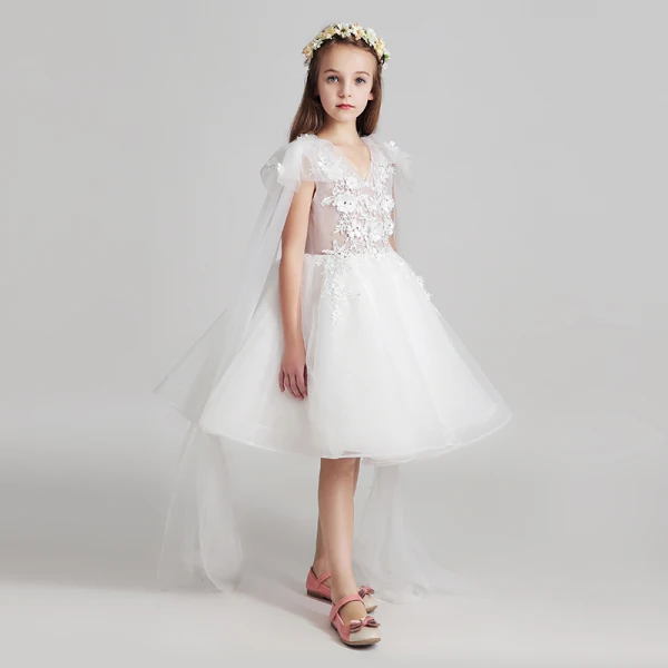 Chic / Beautiful White Flower Girl Dresses 2017 Ball Gown V-Neck Sleeveless Appliques Lace Flower Sequins Crystal Pearl Knee-Length Wedding Party Dresses