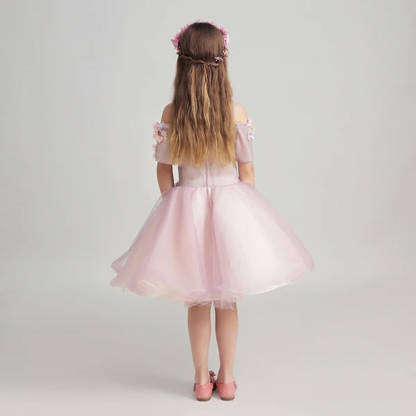 Chic / Beautiful Lavender Flower Girl Dresses 2017 Ball Gown Off-The-Shoulder Short Sleeve Appliques Flower Lace Pearl Knee-Length Ruffle Wedding Party Dresses