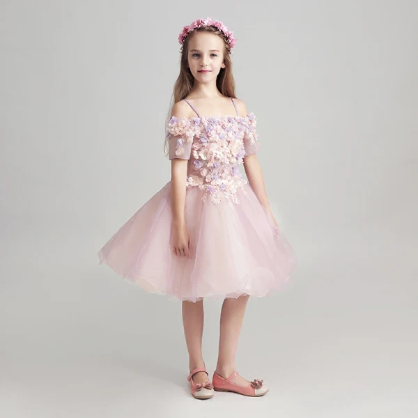 Chic / Beautiful Lavender Flower Girl Dresses 2017 Ball Gown Off-The-Shoulder Short Sleeve Appliques Flower Lace Pearl Knee-Length Ruffle Wedding Party Dresses