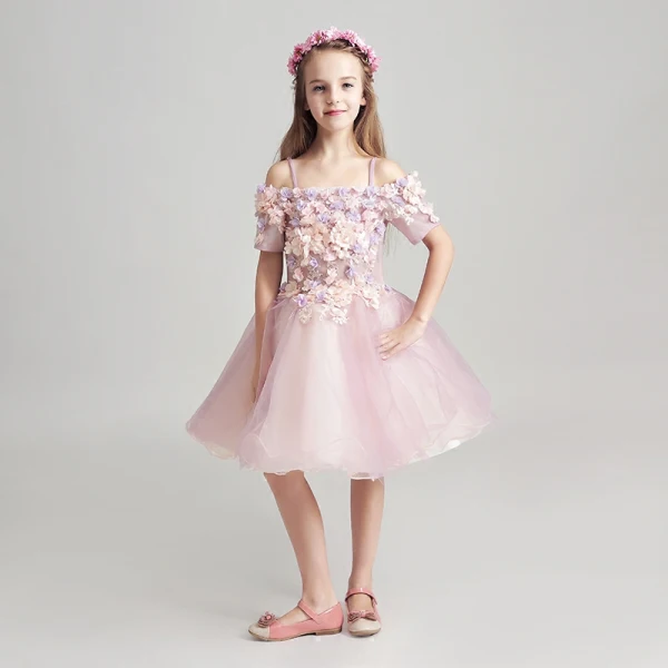 Chic / Beautiful Lavender Flower Girl Dresses 2017 Ball Gown Off-The-Shoulder Short Sleeve Appliques Flower Lace Pearl Knee-Length Ruffle Wedding Party Dresses