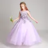 Chic / Beautiful Lilac Flower Girl Dresses 2017 Ball Gown Pearl Scoop Neck Sleeveless Lace Appliques Flower Floor-Length / Long Ruffle Wedding Party Dresses