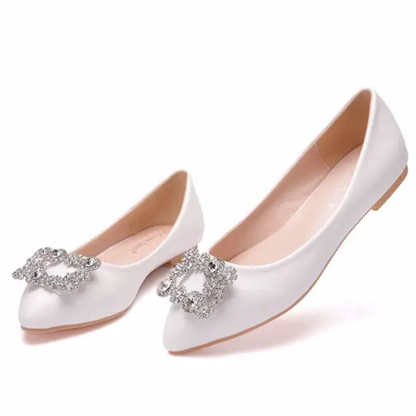 Snygga / Fina Vita Rhinestone Bal Platt Damskor 2022 Spetsiga Damskor Klackskor