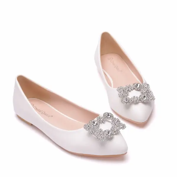 Snygga / Fina Vita Rhinestone Bal Platt Damskor 2022 Spetsiga Damskor Klackskor
