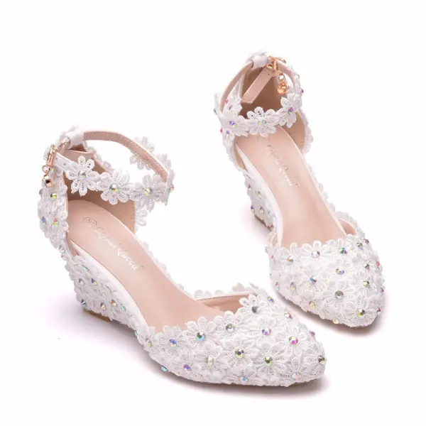 Élégant Blanche Faux Diamant En Dentelle Fleur Chaussure De Mariée 2024 Bride Cheville 7 cm Compensées À Bout Pointu Mariage Talons Hauts