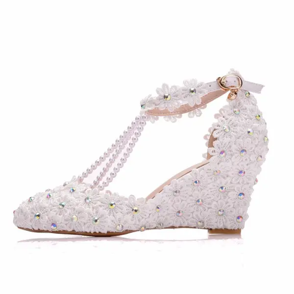 Elegant White Rhinestone Pearl Tassel Lace Flower Wedding Shoes 2024 7 cm Wedges Pointed Toe Wedding Heels