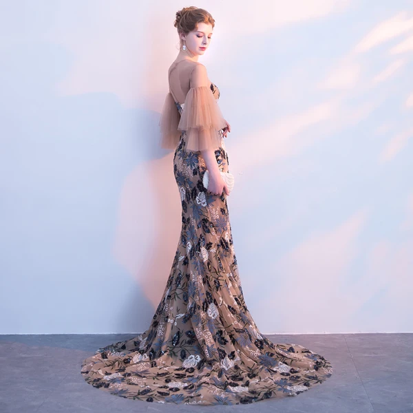 Eleganta Champagne Pierced Aftonklänningar 2018 Trumpet / Sjöjungfru Urringning 3/4 ärm Broderade Paljetter Domstol Tåg Ruffle Formella Klänningar