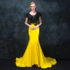 Modern / Fashion Black Yellow Evening Dresses  2018 Trumpet / Mermaid V-Neck Sleeveless Beading Court Train Backless Formal Dresses
