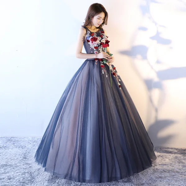 Chic / Beautiful Navy Blue Prom Dresses 2017 Ball Gown Scoop Neck Sleeveless Appliques Flower Floor-Length / Long Ruffle Backless Formal Dresses