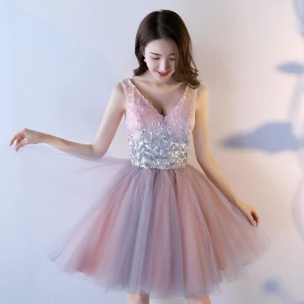 Scintillantes Rougissant Rose Paillettes Robe De Cocktail 2017 Princesse V Cou Sans Manches Courte Volants Dos Nu Robe De Ceremonie