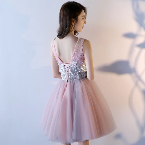 Scintillantes Rougissant Rose Paillettes Robe De Cocktail 2017 Princesse V-Cou Sans Manches Courte Volants Dos Nu Robe De Ceremonie