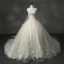 Fine Kirke Brudekjoler 2017 Paljetter Beading Blonder Appliques Blomst Ryggløse Uten Ermer Kjæreste Cathedral Train Champagne Ballkjole