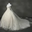 Fine Kirke Brudekjoler 2017 Paljetter Beading Blonder Appliques Blomst Ryggløse Uten Ermer Kjæreste Cathedral Train Champagne Ballkjole