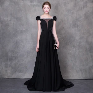 Snygga Fina Svarta Aftonklänningar 2018 Prinsessa Beading Rhinestone Fyrkantig Ringning Holkärm Chapel Train Ruffle Halterneck Formella Klänningar