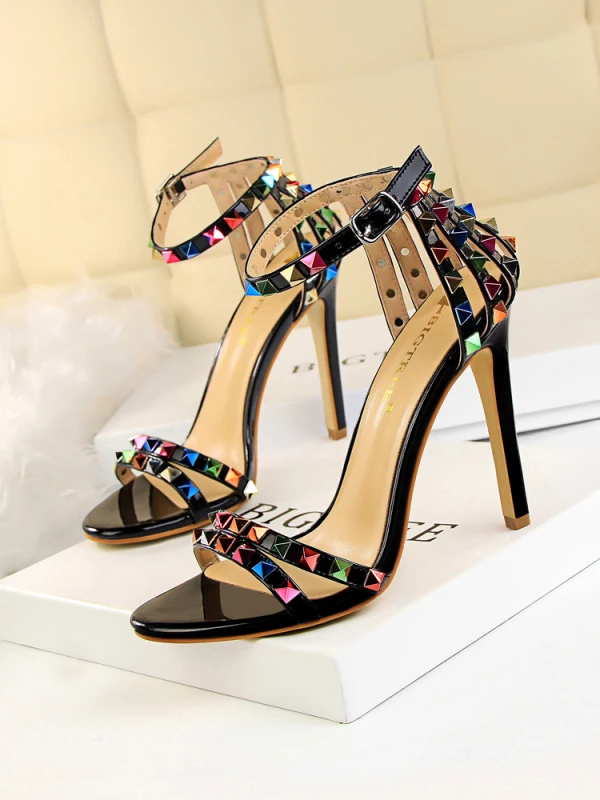 Charming Silver Evening Party Womens Sandals 2019 Rivet Ankle Strap 11 cm Stiletto Heels Open / Peep Toe High Heels